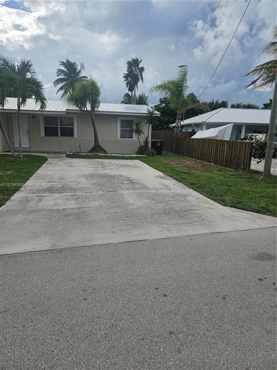 307 HERNANDO ST A