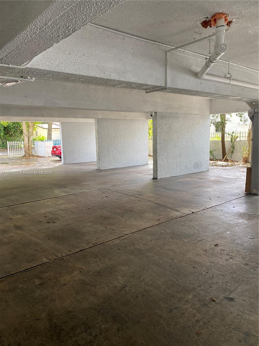 ARCH CREEK LANDING CONDO - Residential