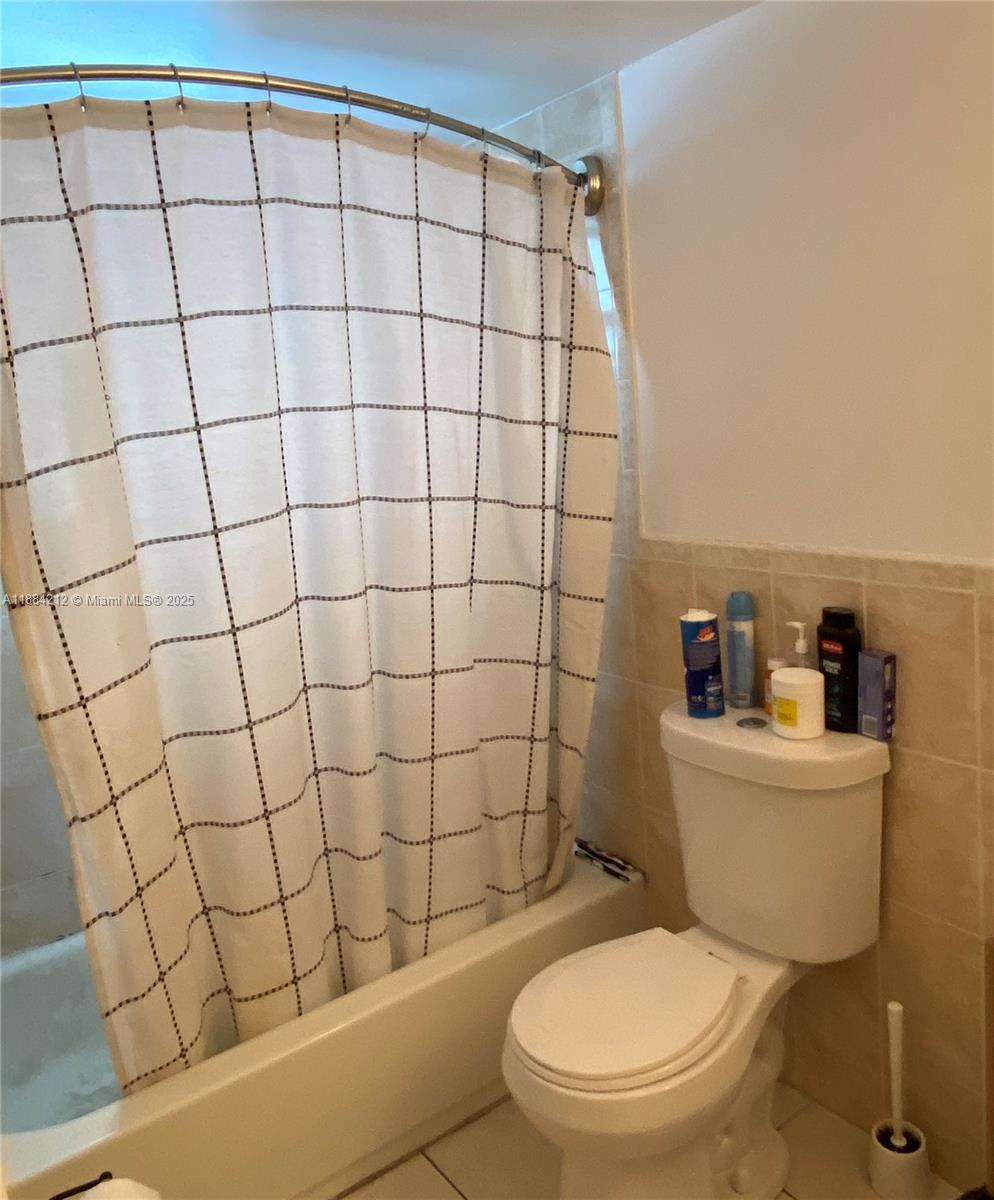 ARCH CREEK LANDING CONDO - Residential