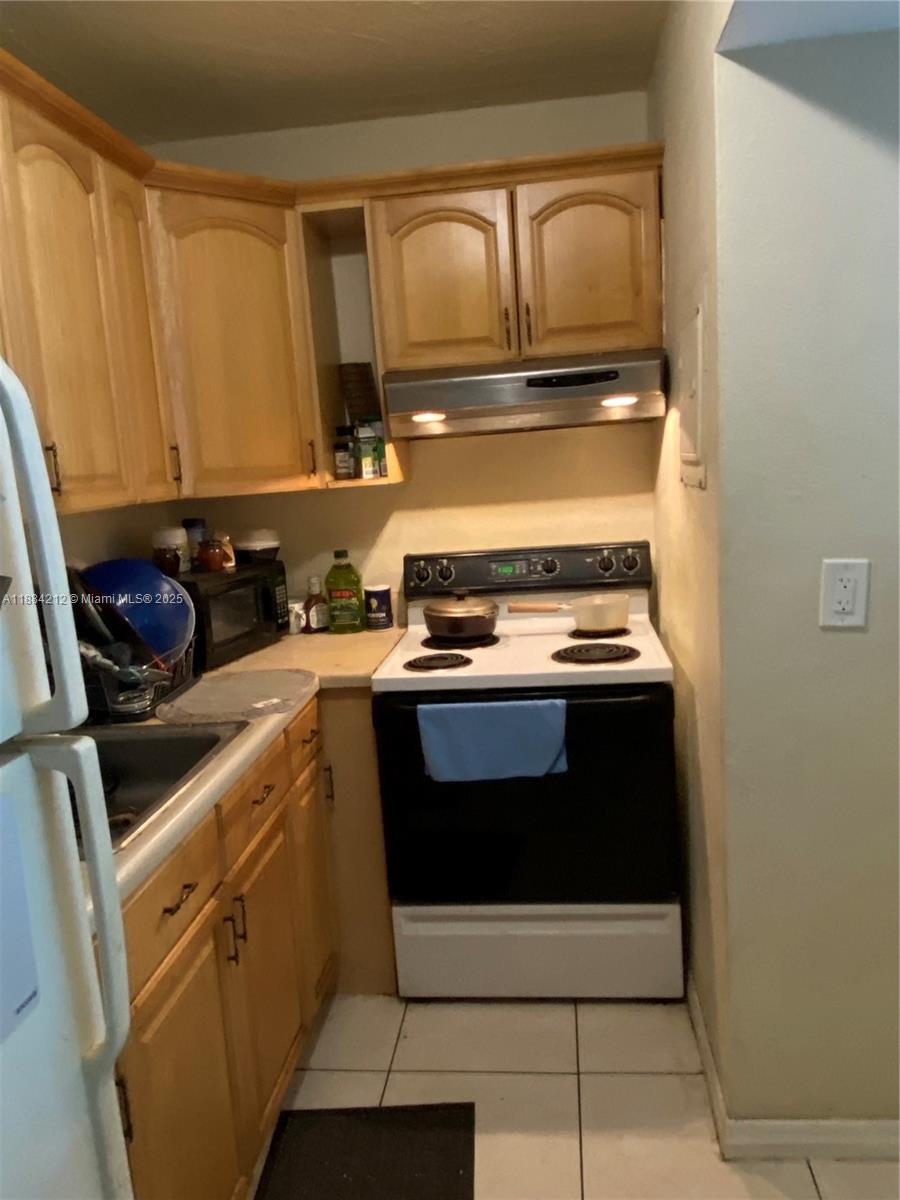 ARCH CREEK LANDING CONDO - Residential