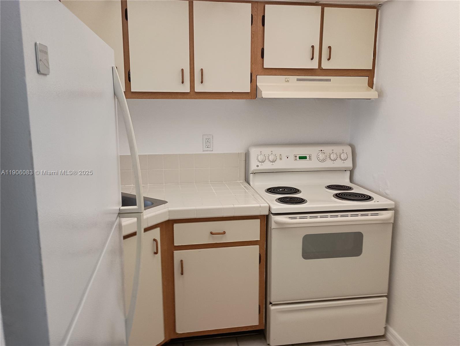 YOLANDA VILLAS CONDO - Residential Lease