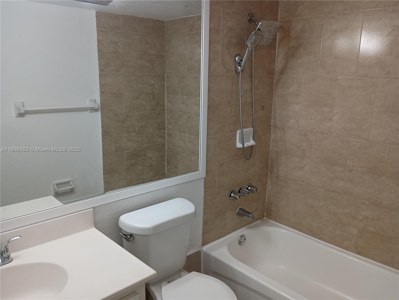 YOLANDA VILLAS CONDO - Residential Lease