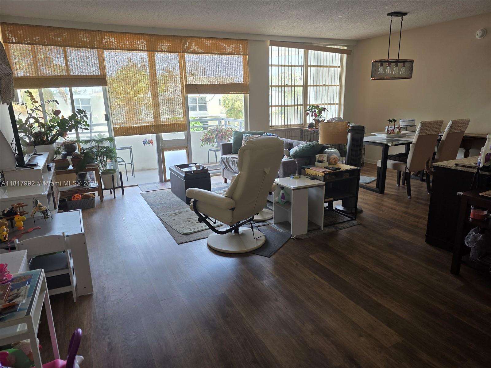 1080 94th St 302, Bay Harbor Islands, Miami-Dade County, Florida - 1 Bedrooms  
2 Bathrooms - 