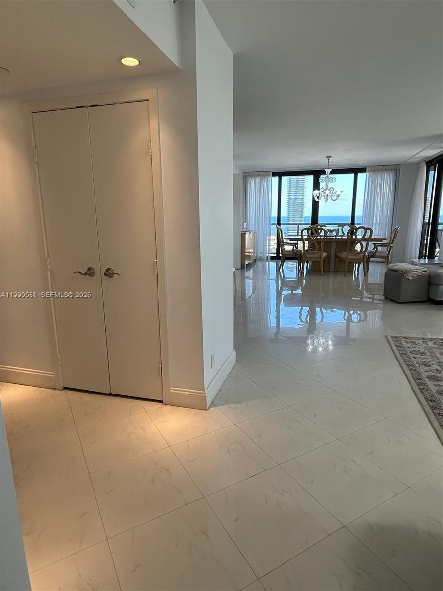 TURNBERRY ISLE SOUTH COND - Residential
