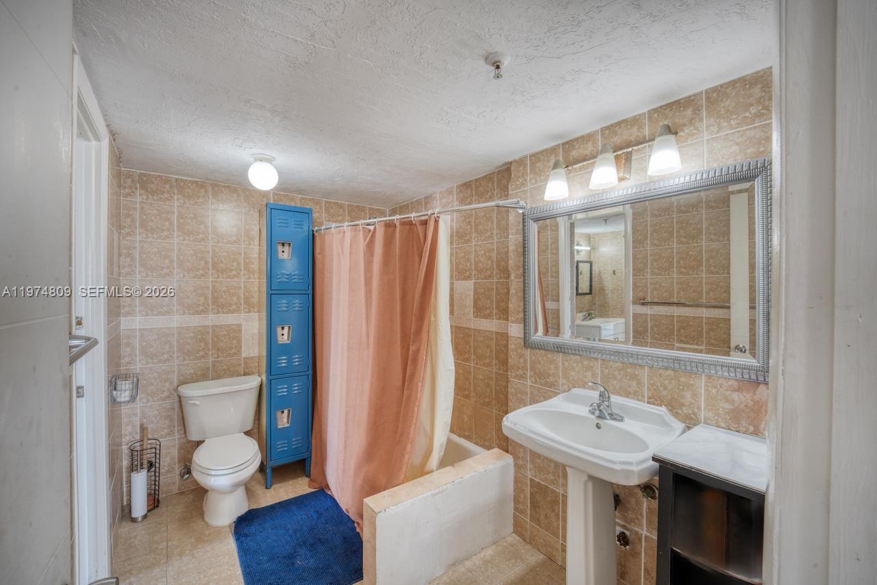 GOLDEN WEST CONDO - Residential