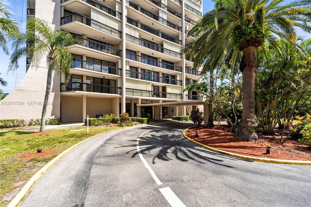 Photo of 2425 Presidential Way #PH1, West Palm Beach, FL 33401 (MLS # A12017284)
