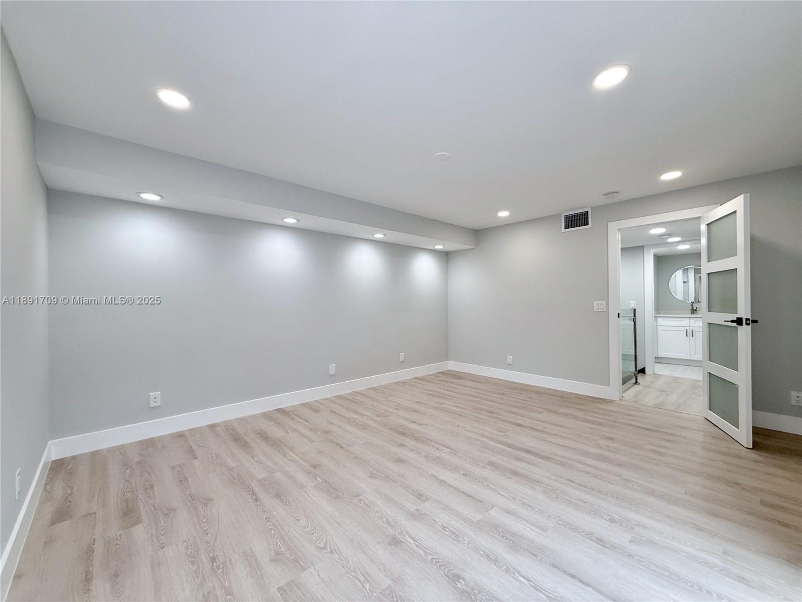 WOODVILLE - Residential