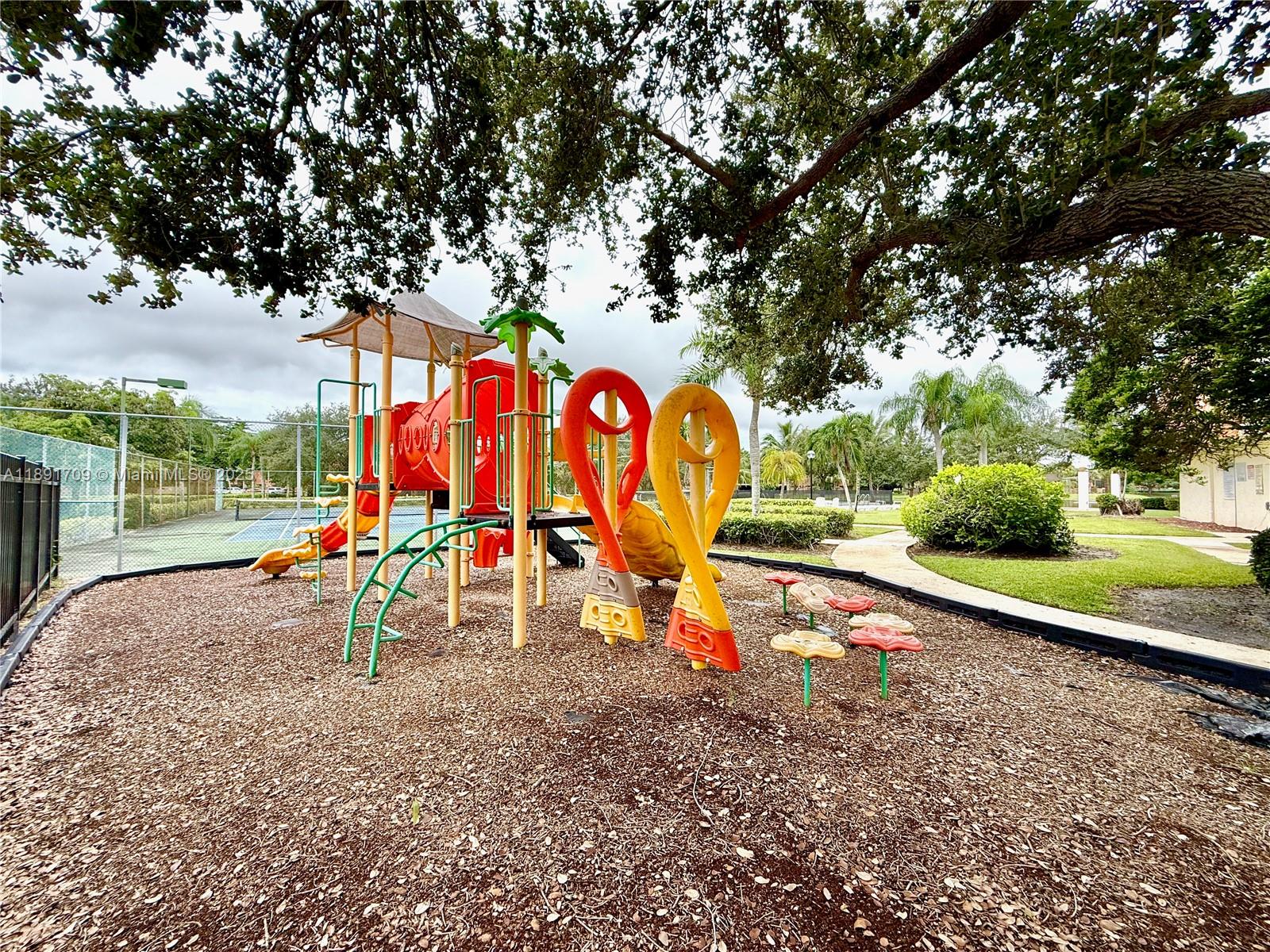 WOODVILLE - Residential