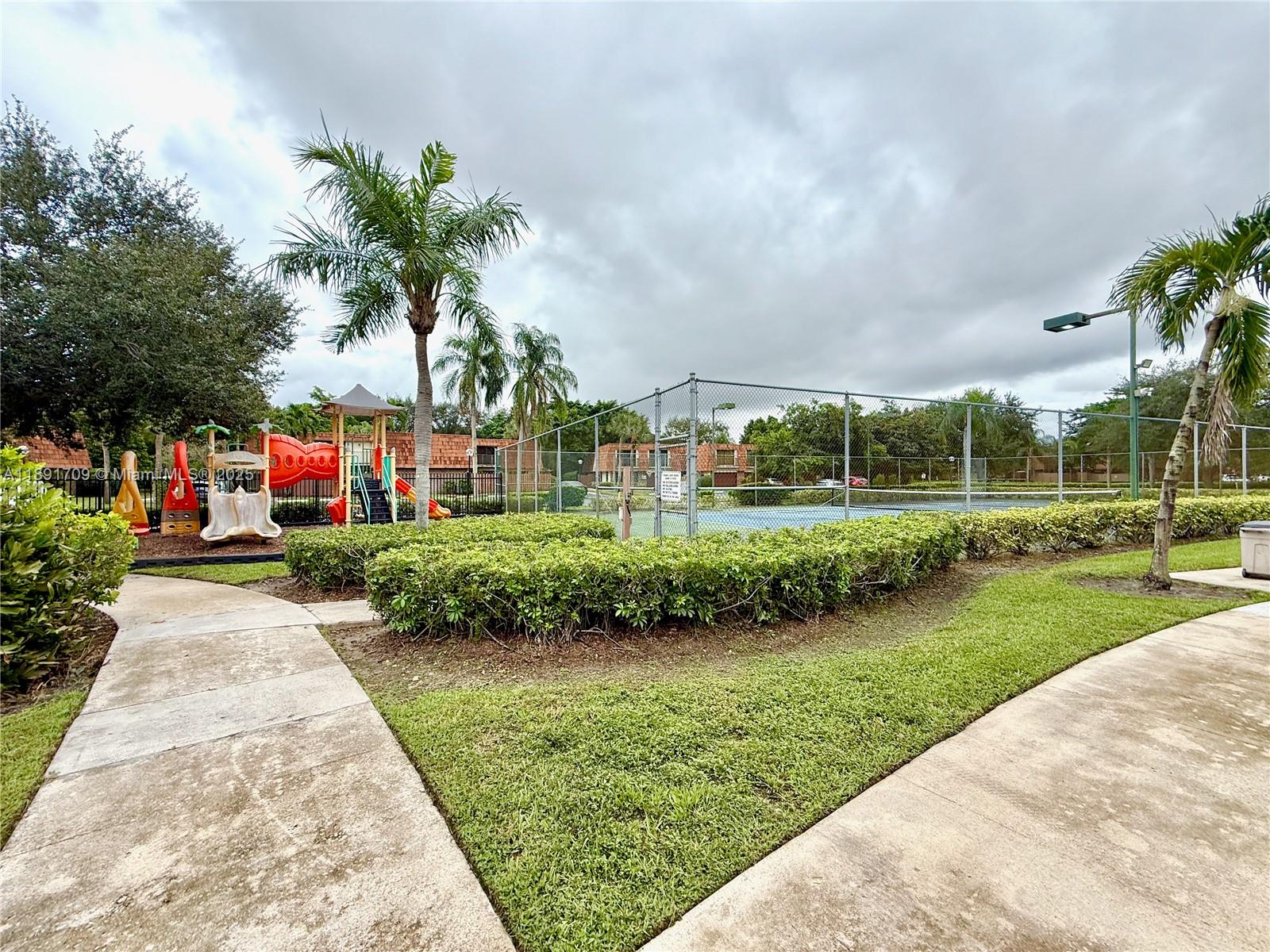 WOODVILLE - Residential