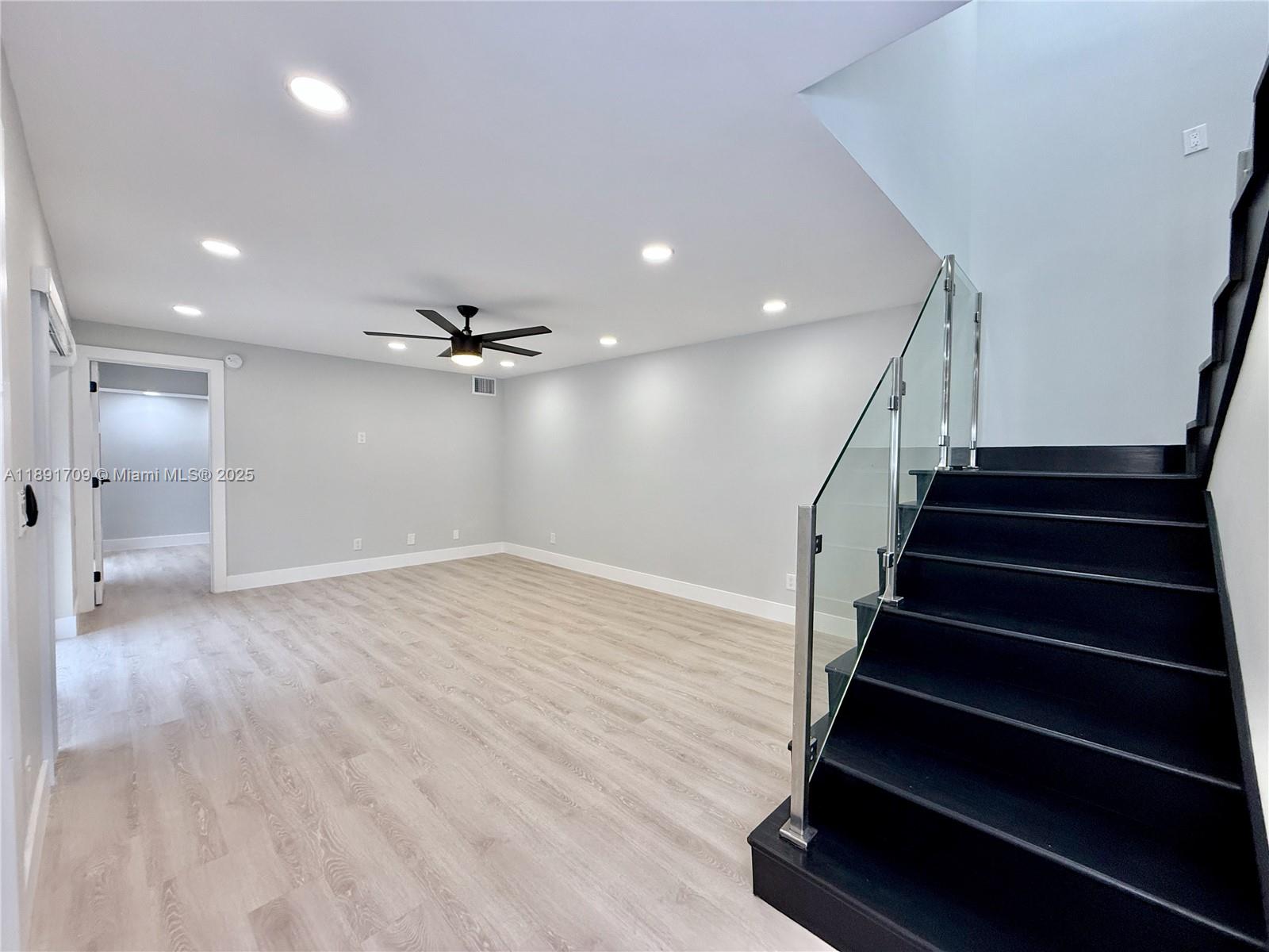 WOODVILLE - Residential