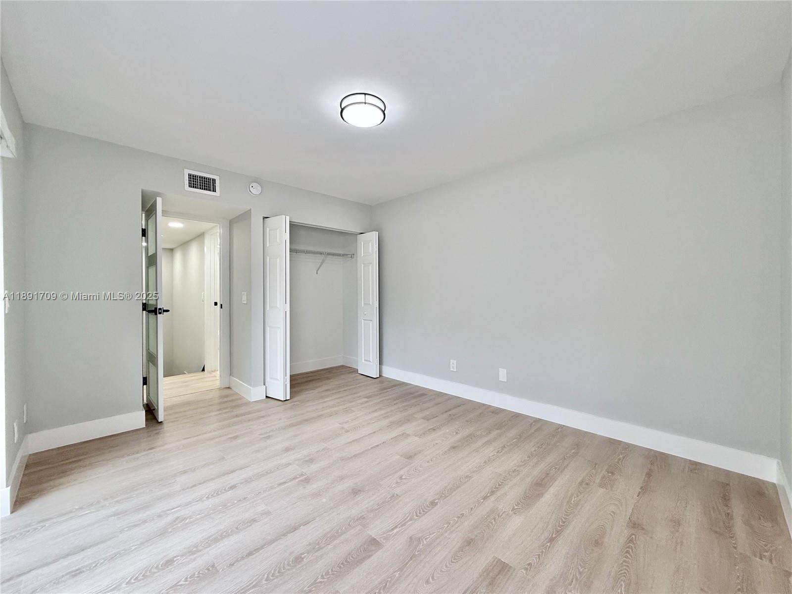 WOODVILLE - Residential