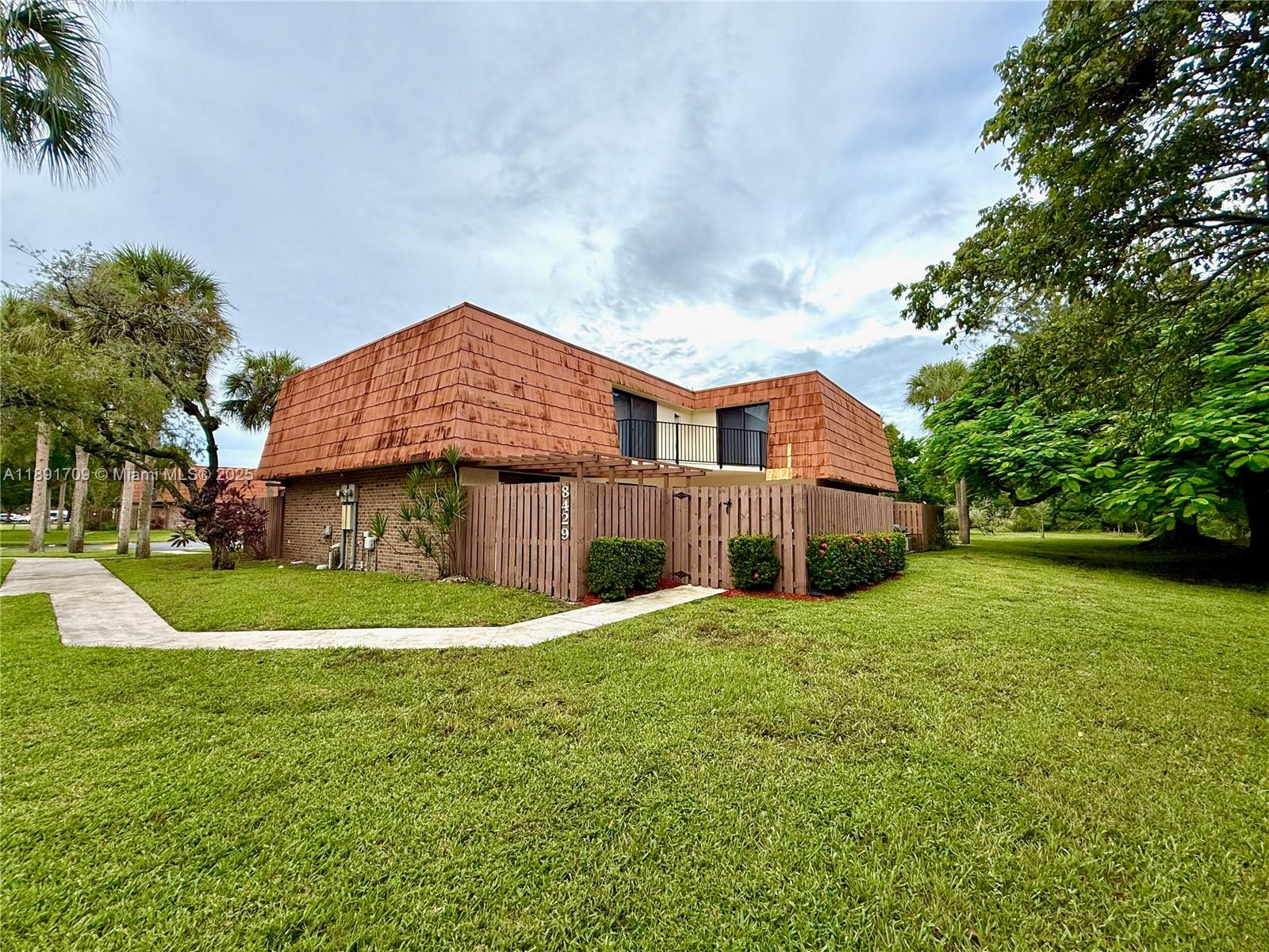 WOODVILLE - Residential