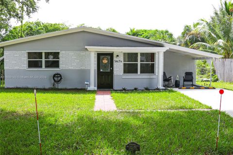 Single Family Residence in Hollywood FL 5636 Farragut St.jpg