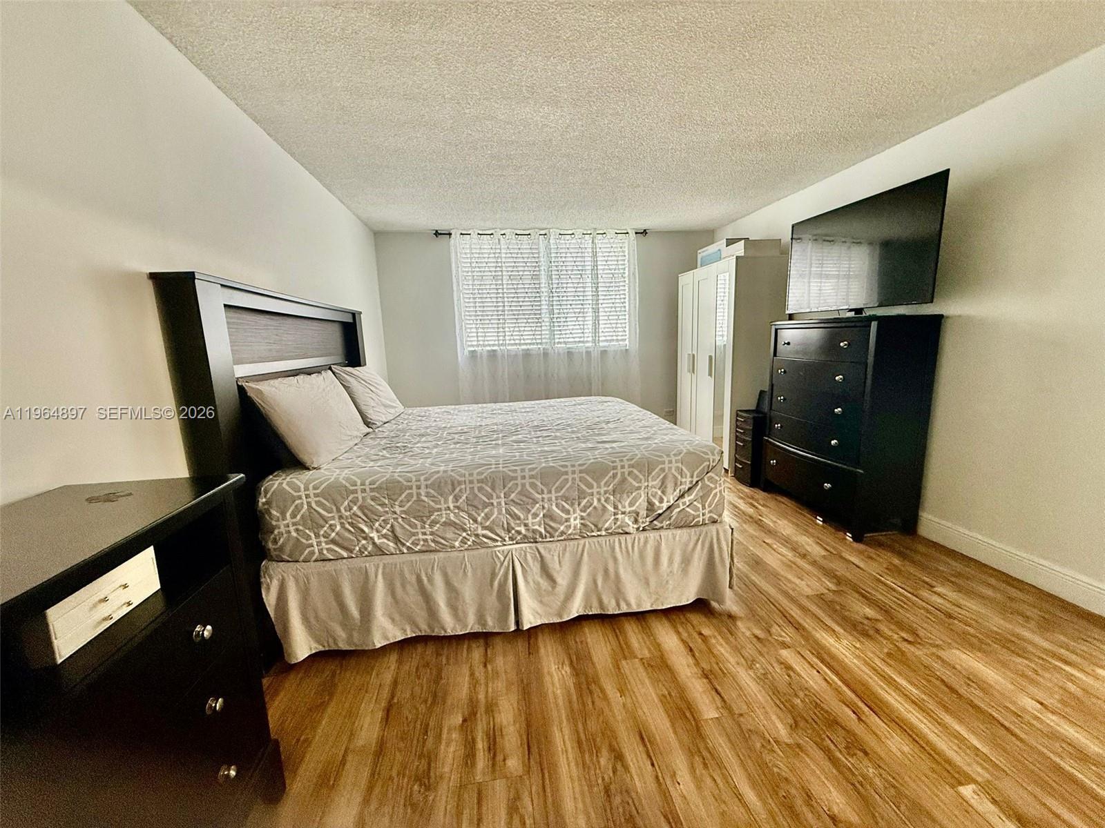 ROYAL OAKS CONDO - Residential