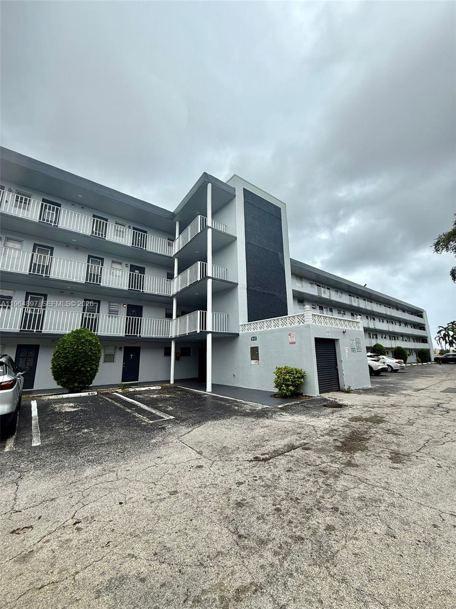 ROYAL OAKS CONDO - Residential