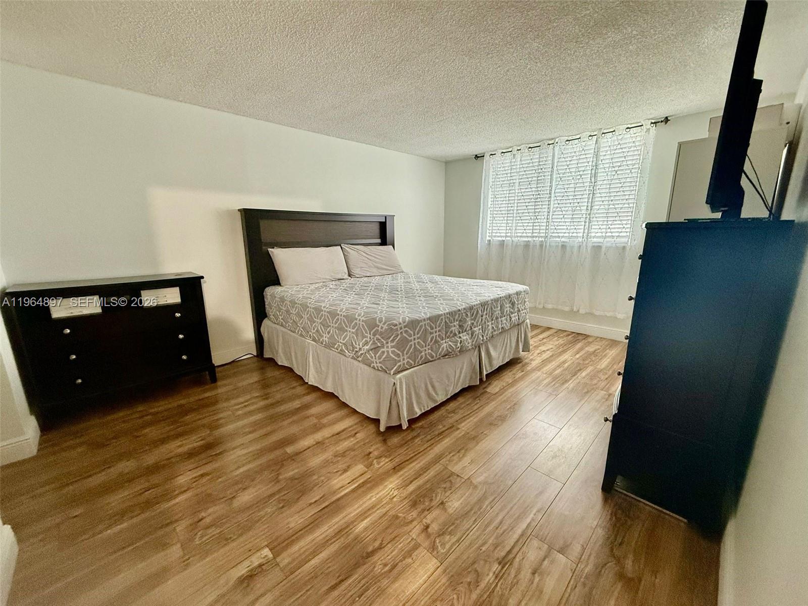 ROYAL OAKS CONDO - Residential