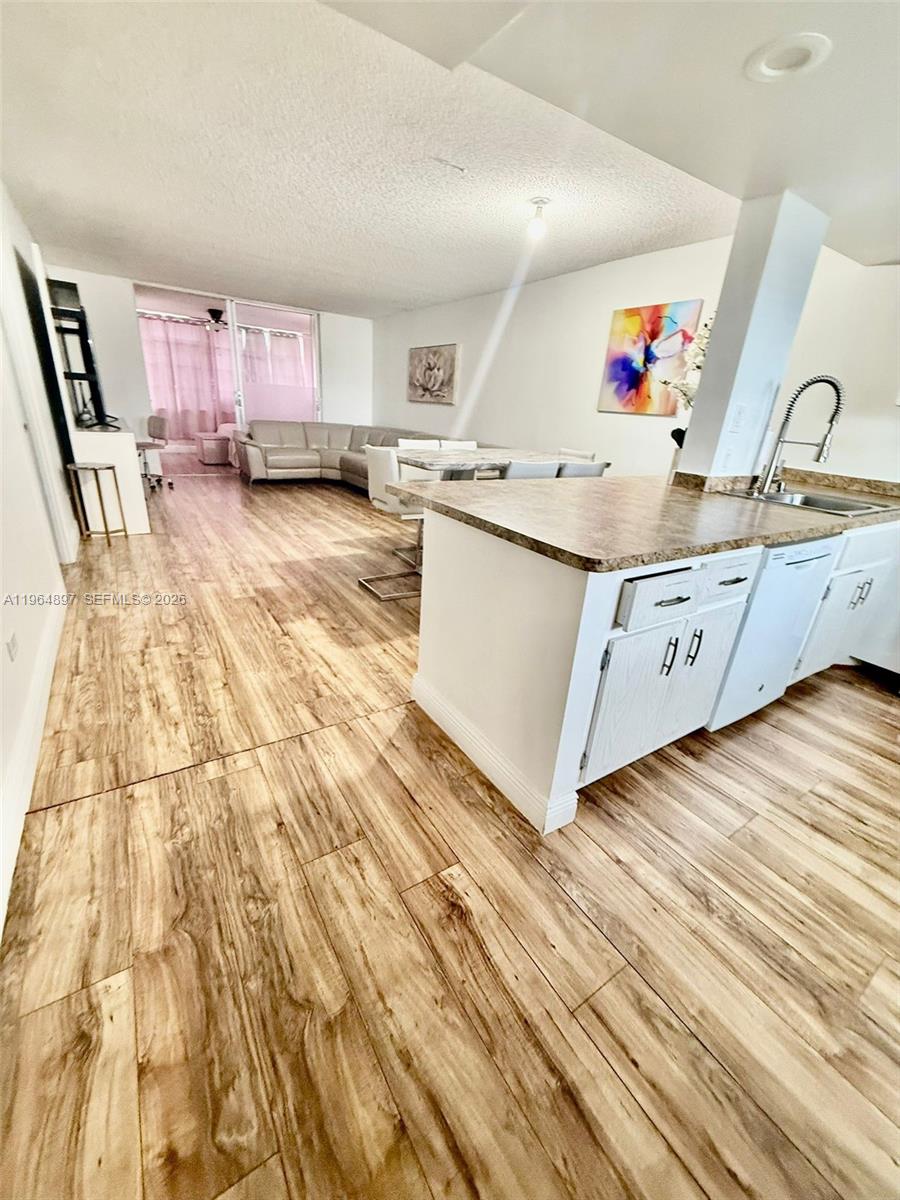 ROYAL OAKS CONDO - Residential