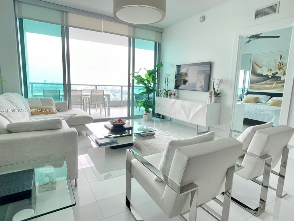 900 BISCAYNE BAY CONDO - Residential Lease