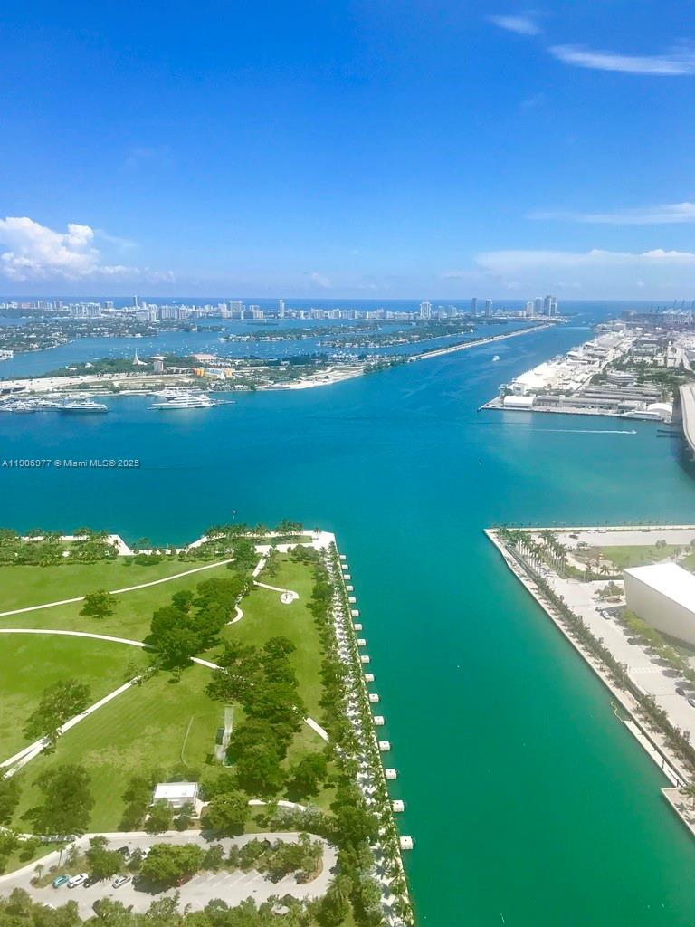 900 BISCAYNE BAY CONDO - Residential Lease