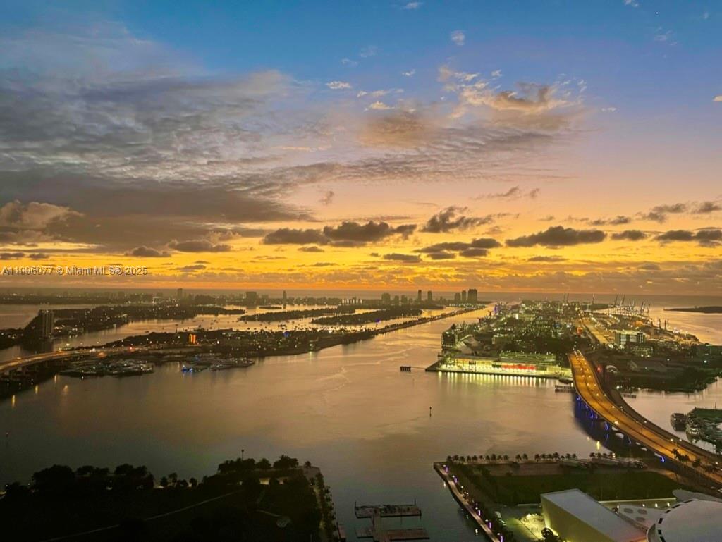 900 BISCAYNE BAY CONDO - Residential Lease