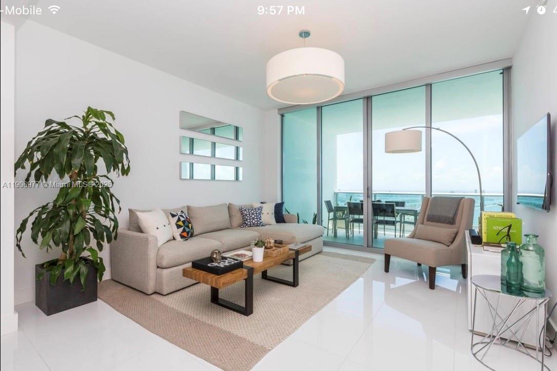 900 BISCAYNE BAY CONDO - Residential Lease
