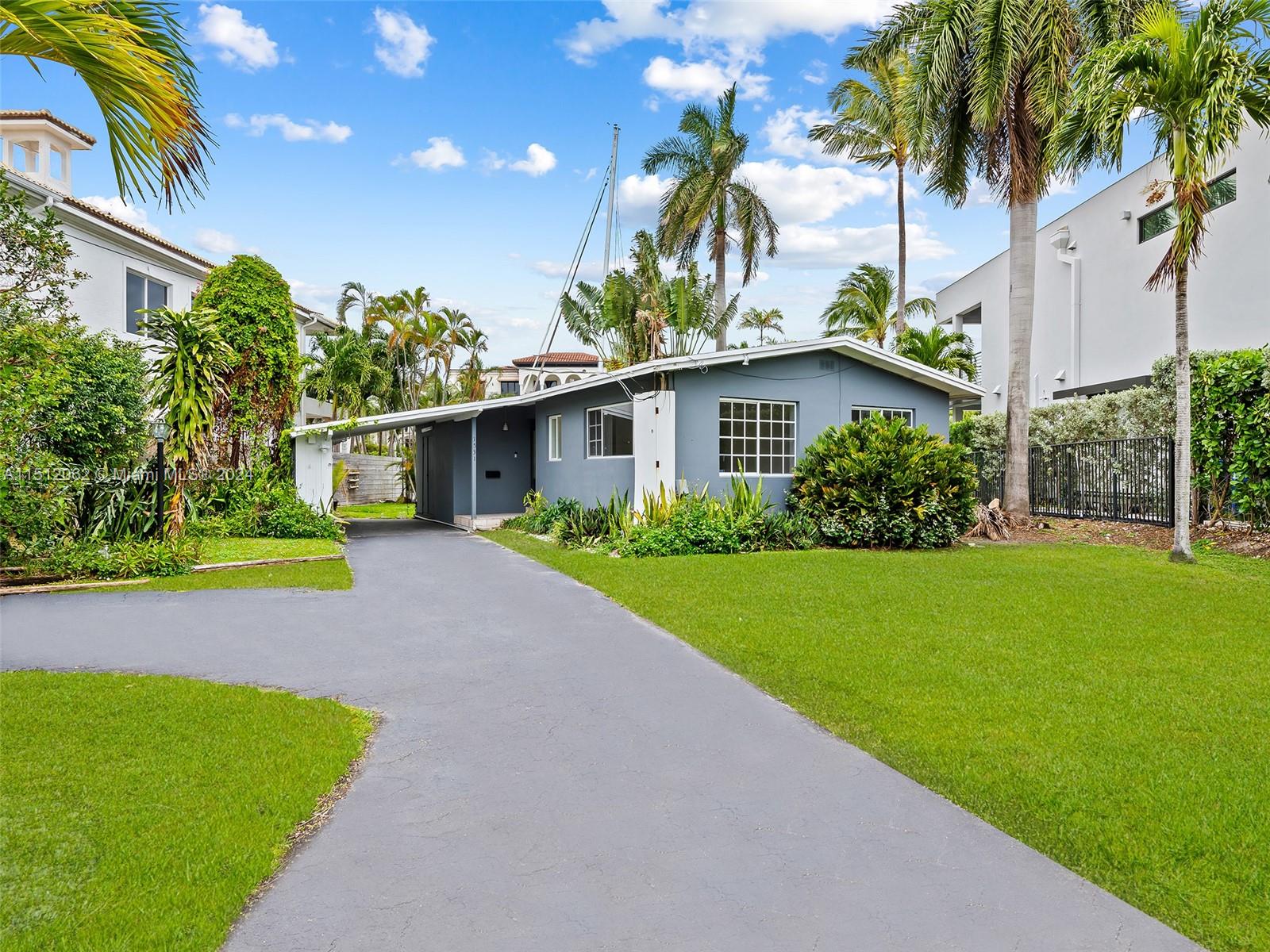 LAUDERDALE HARBORS SEC A - Residential