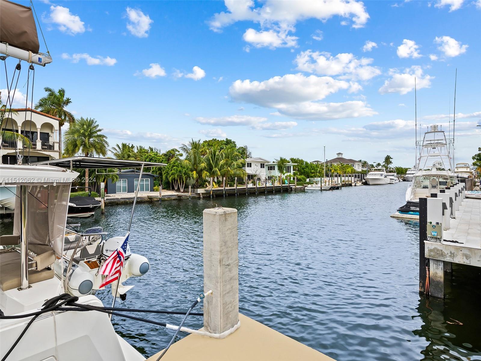 LAUDERDALE HARBORS SEC A - Residential