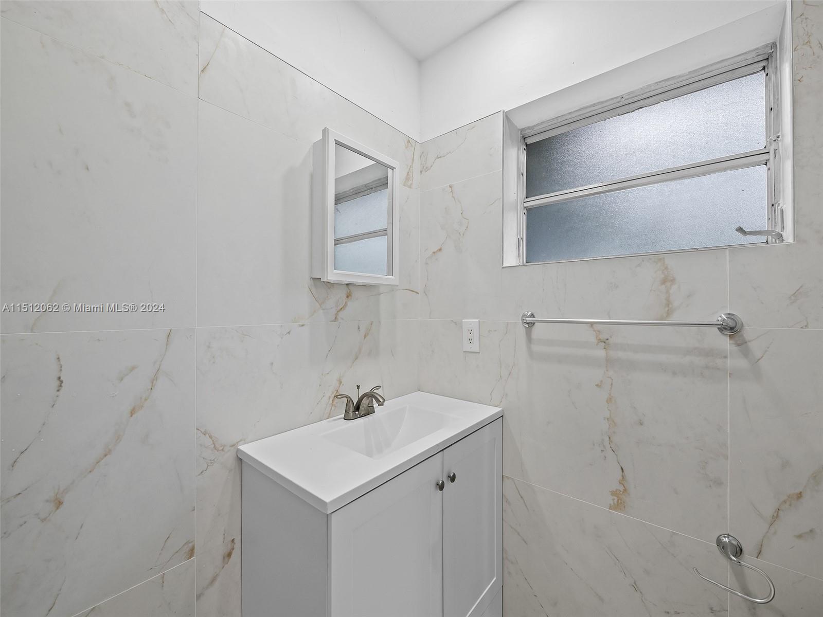 LAUDERDALE HARBORS SEC A - Residential