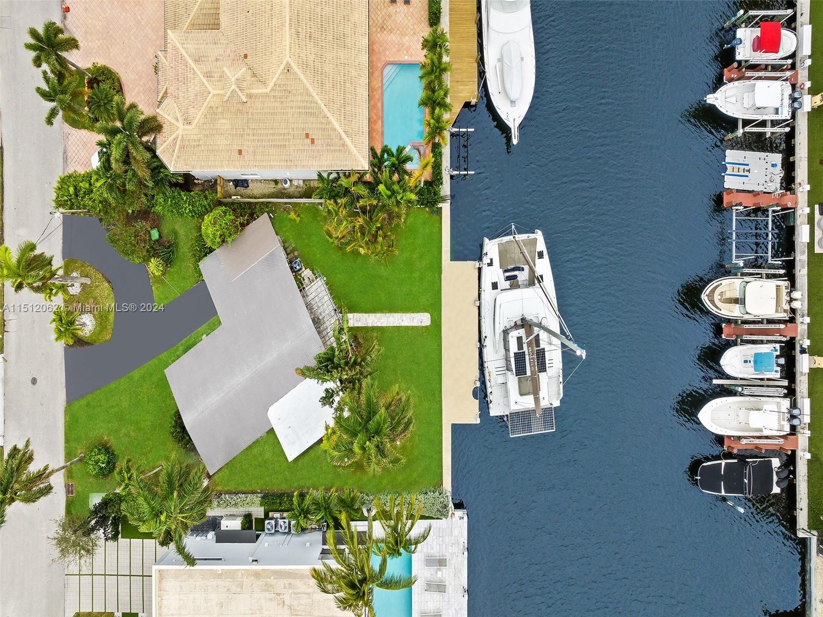 LAUDERDALE HARBORS SEC A - Residential