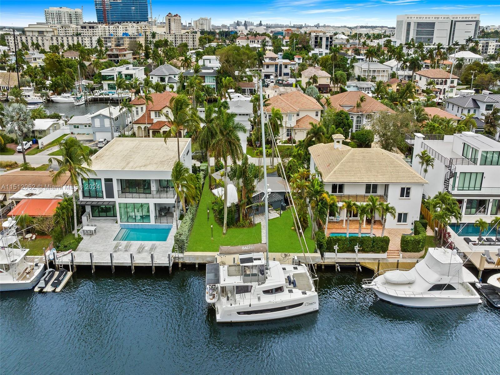 LAUDERDALE HARBORS SEC A - Residential