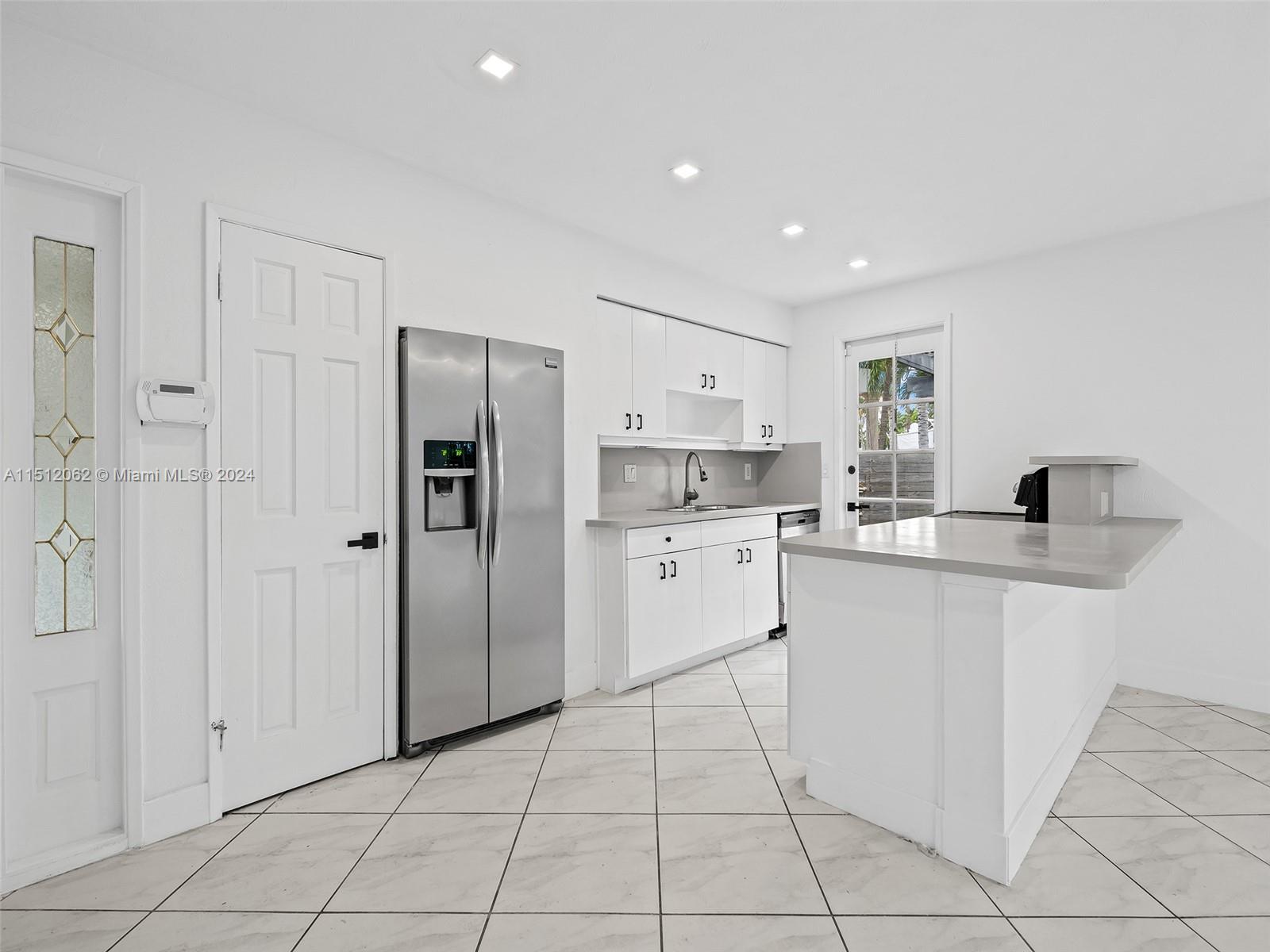 LAUDERDALE HARBORS SEC A - Residential