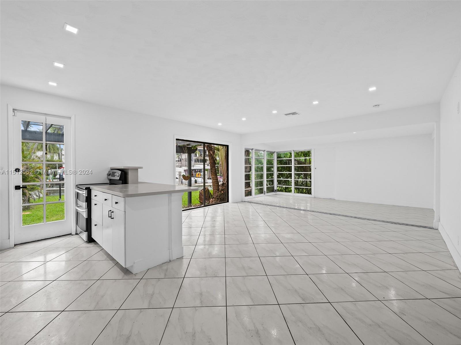 LAUDERDALE HARBORS SEC A - Residential