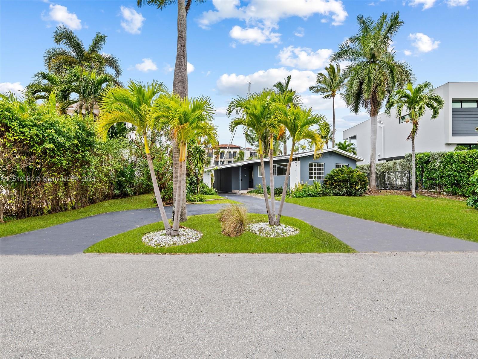 LAUDERDALE HARBORS SEC A - Residential