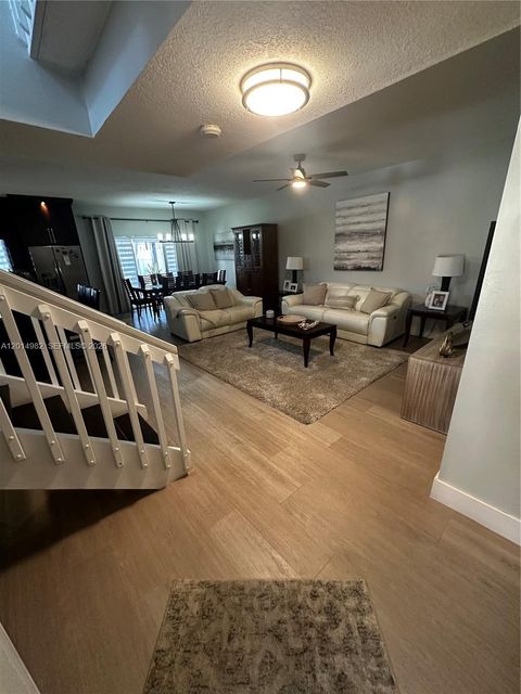 8211 NW 191st Ln 35L Hialeah FL 33015