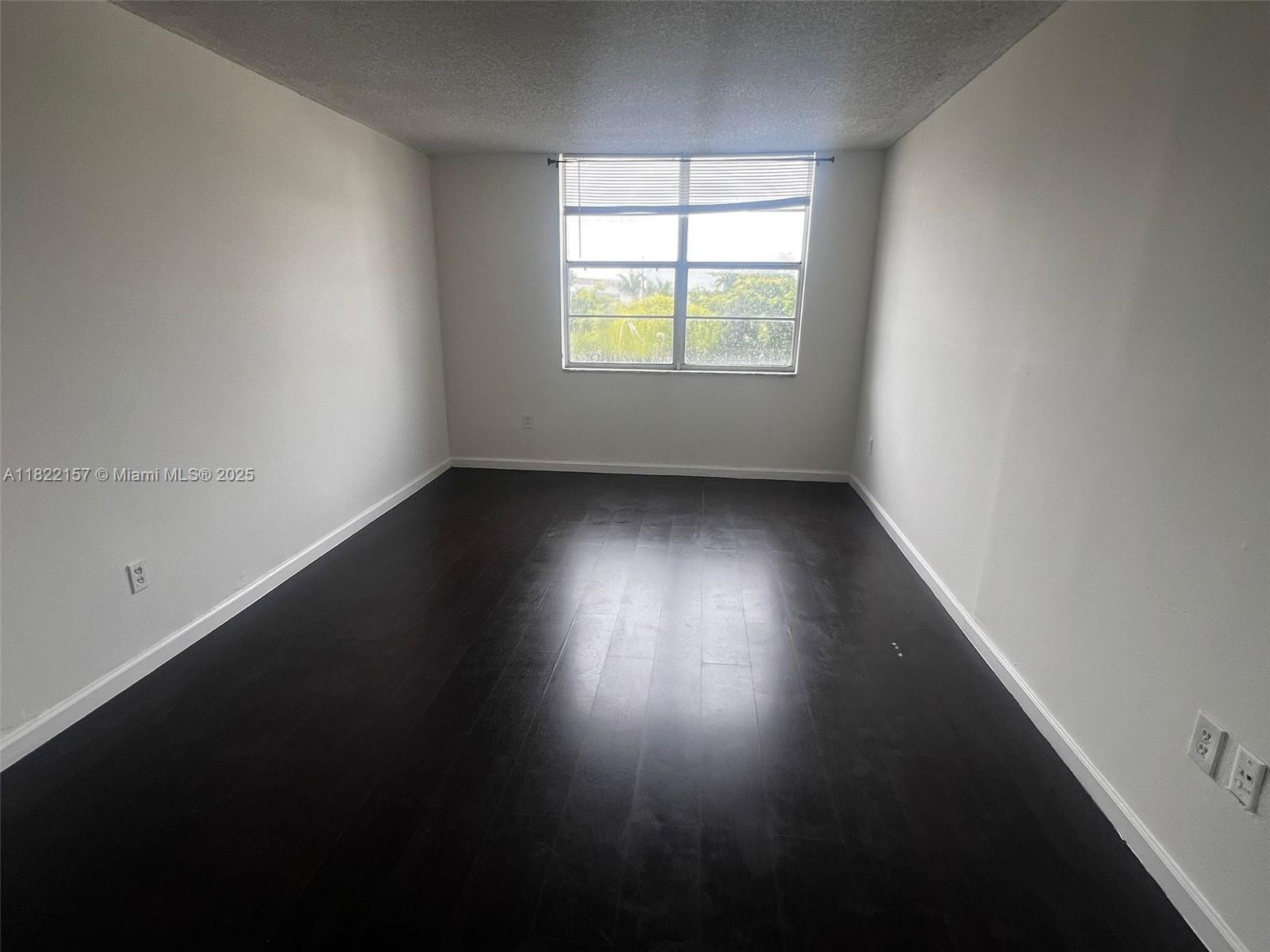 MONTECARLO CONDO - Residential