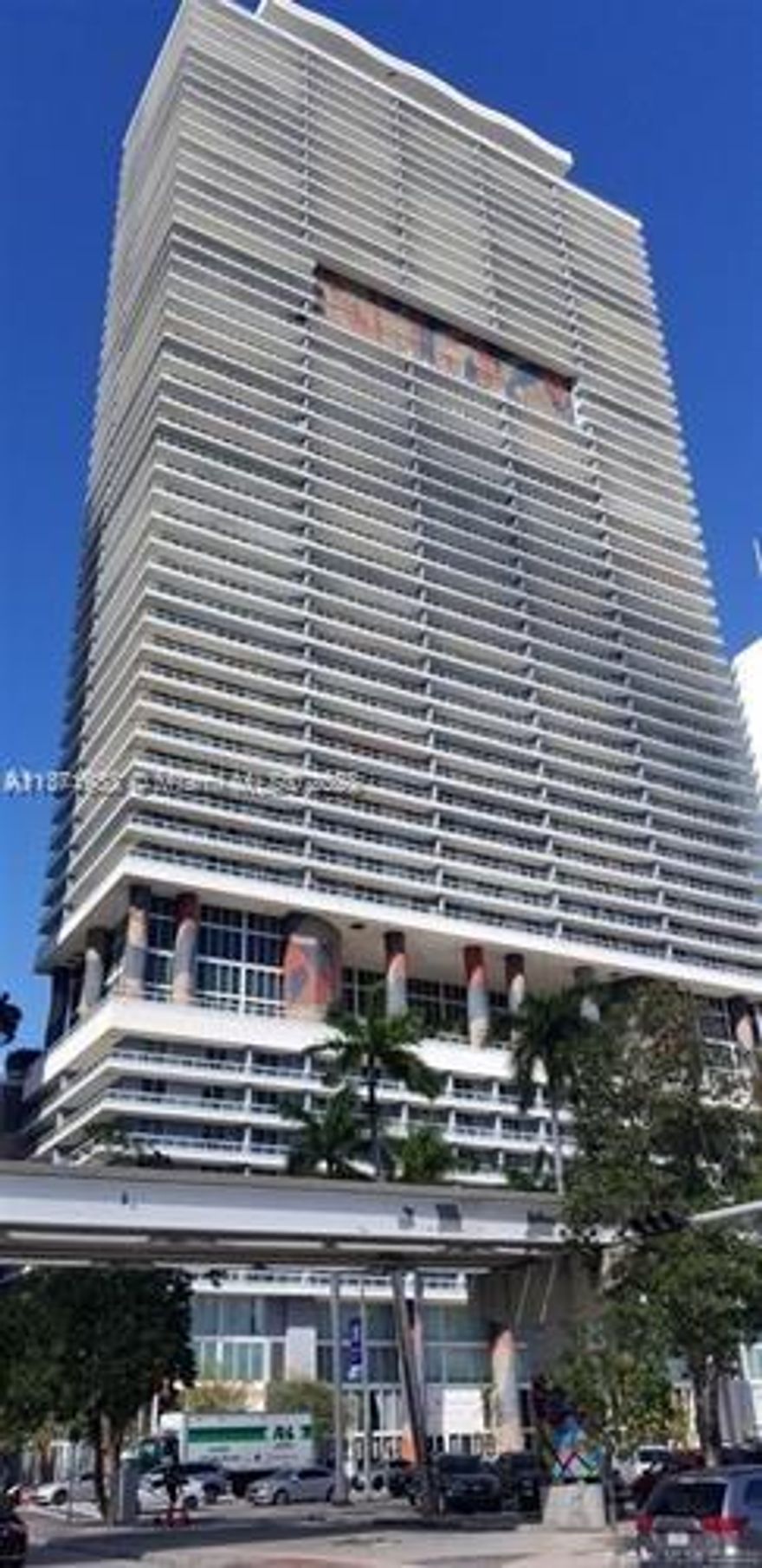 Beautiful apartment in the heart of downtown Miami. Amazing views of the entire skyline of Miami. This model has a den that you can convert to small studio or computer room. Iconic building featuring infinity pool, top of the line Gym/SPA. Unbeatable location directly across from Bayfront park. Walking distance to Bayside, AA arena and Frost museum. NO Carpet, It comes with wood and tile floors.  Large balcony.  Available to rent Furnished.