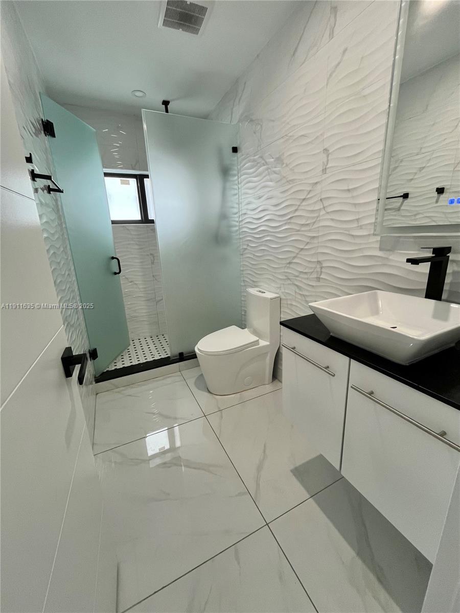 HIGHLAND MANOR SEC 6 - Residential Lease