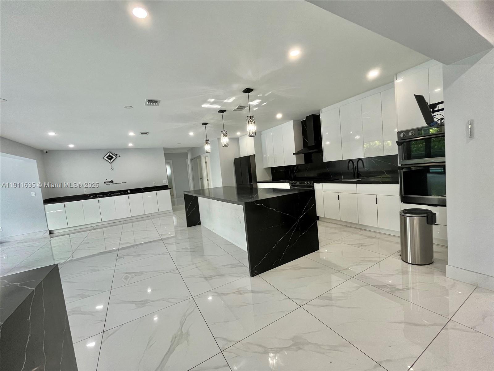 HIGHLAND MANOR SEC 6 - Residential Lease