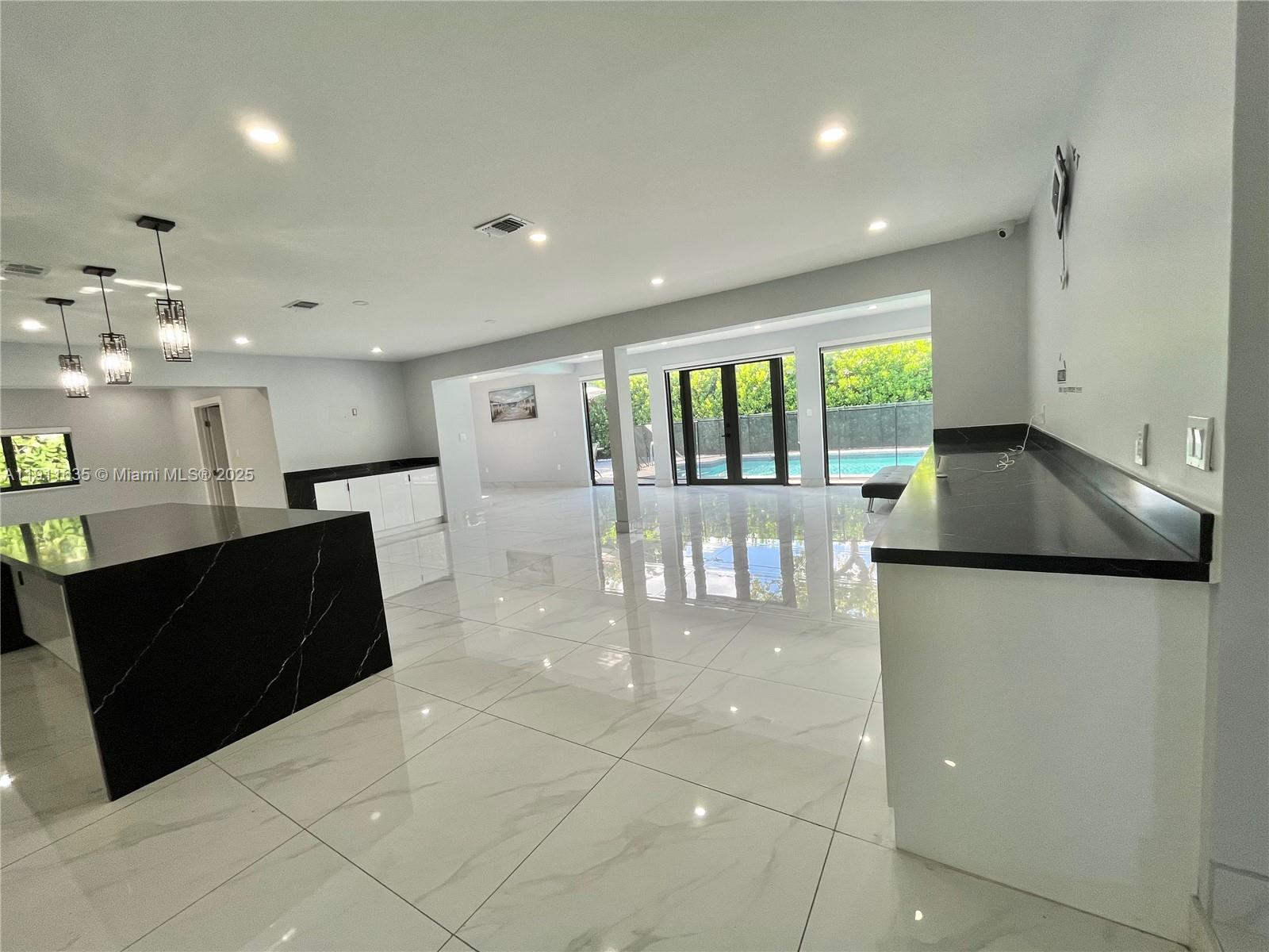 HIGHLAND MANOR SEC 6 - Residential Lease