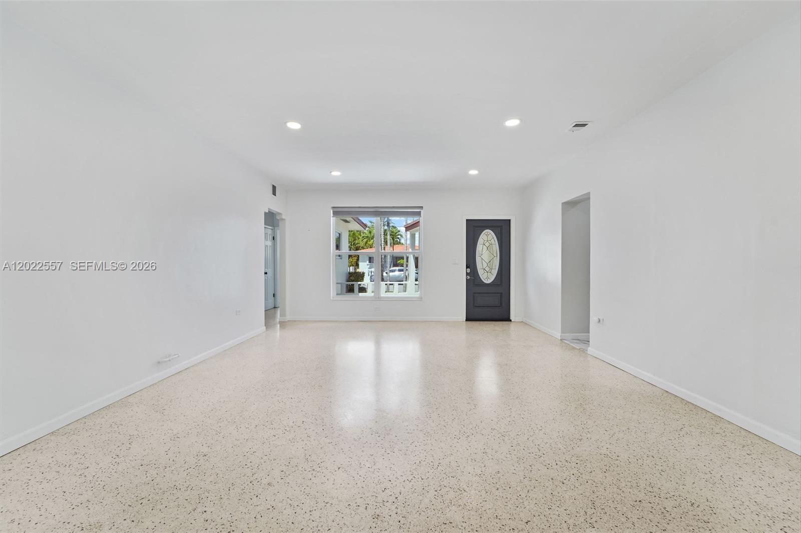 8927 Carlyle Ave