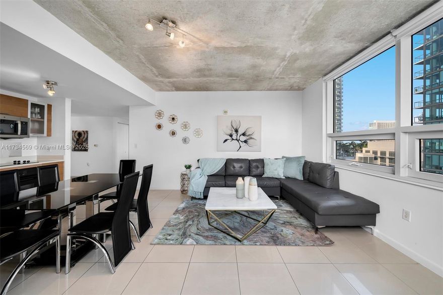 Beautiful 2+2 Condo with breathtaking views of Biscayne Bay and the vibrant Downtown Miami skyline.
Located in one of Midtown Miami's most prestigious and boutique building. Has a beautiful terrace for entertaining guests. Offers a variety of amenities. No rental restrictions. This Building is located just minutes away from Edgewater, Design District and Wynwood. Experience and enjoy what Midblock living has to offer with this great unit.