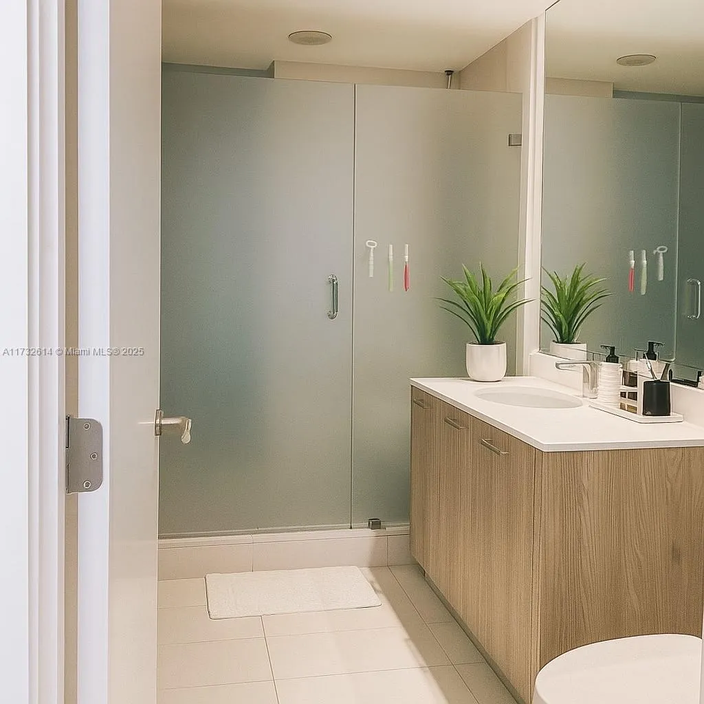 Miami, Florida 33137, United States, 1 Bedroom Bedrooms, ,2 BathroomsBathrooms,Residential,Active,13805