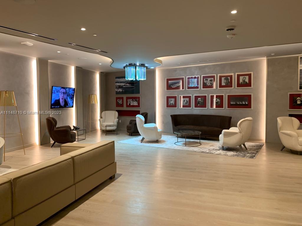 Brickell Flatiron - Residential