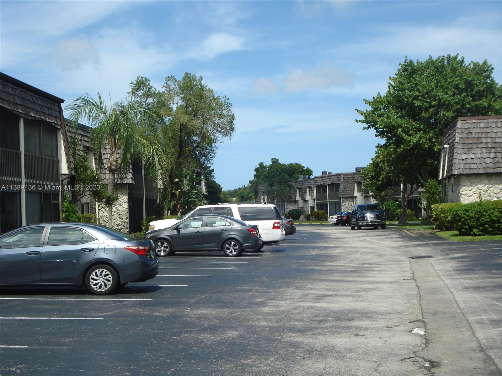 OAKLAND SHORES CONDOMINIU - Residential Lease