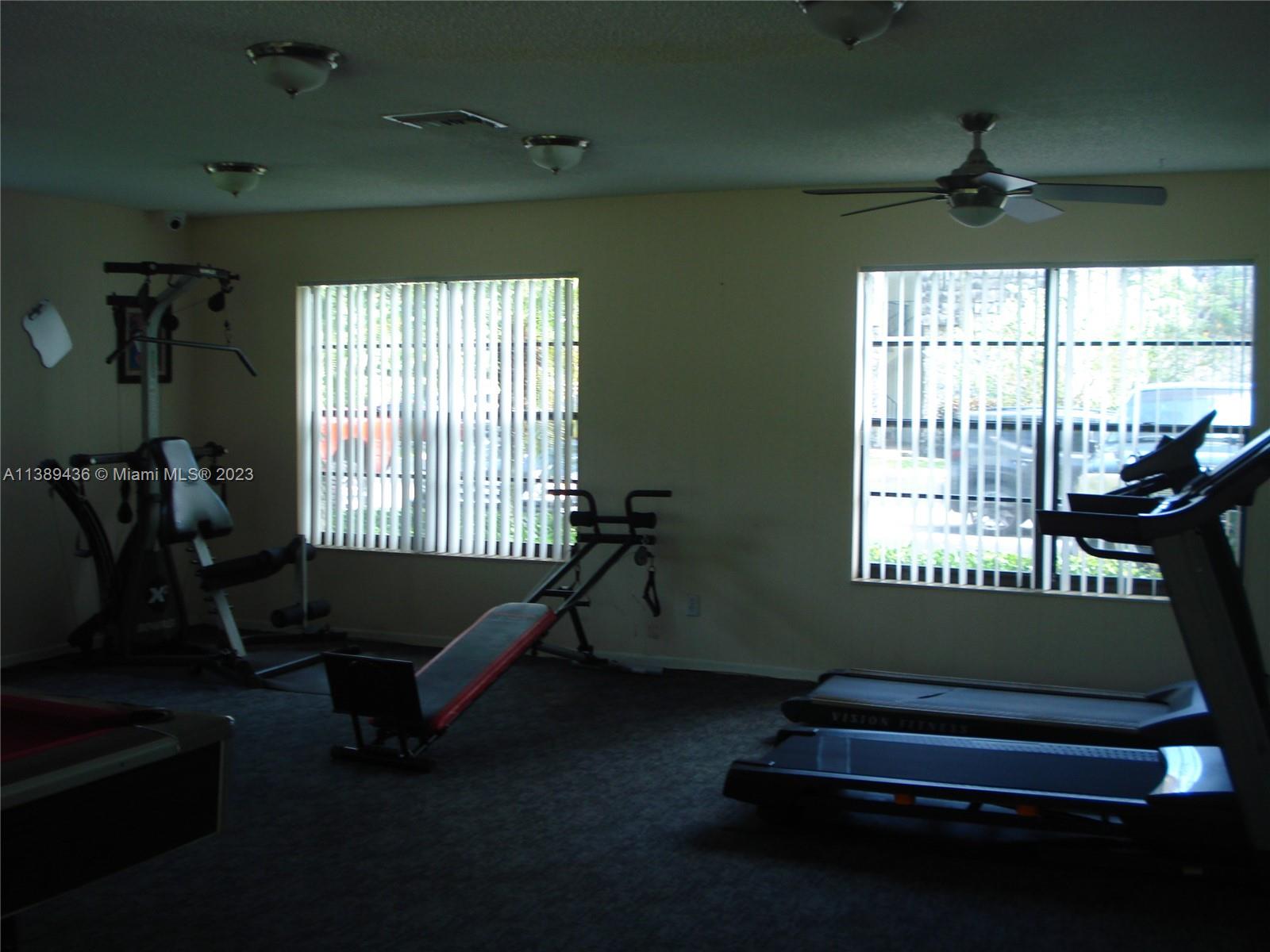 OAKLAND SHORES CONDOMINIU - Residential Lease