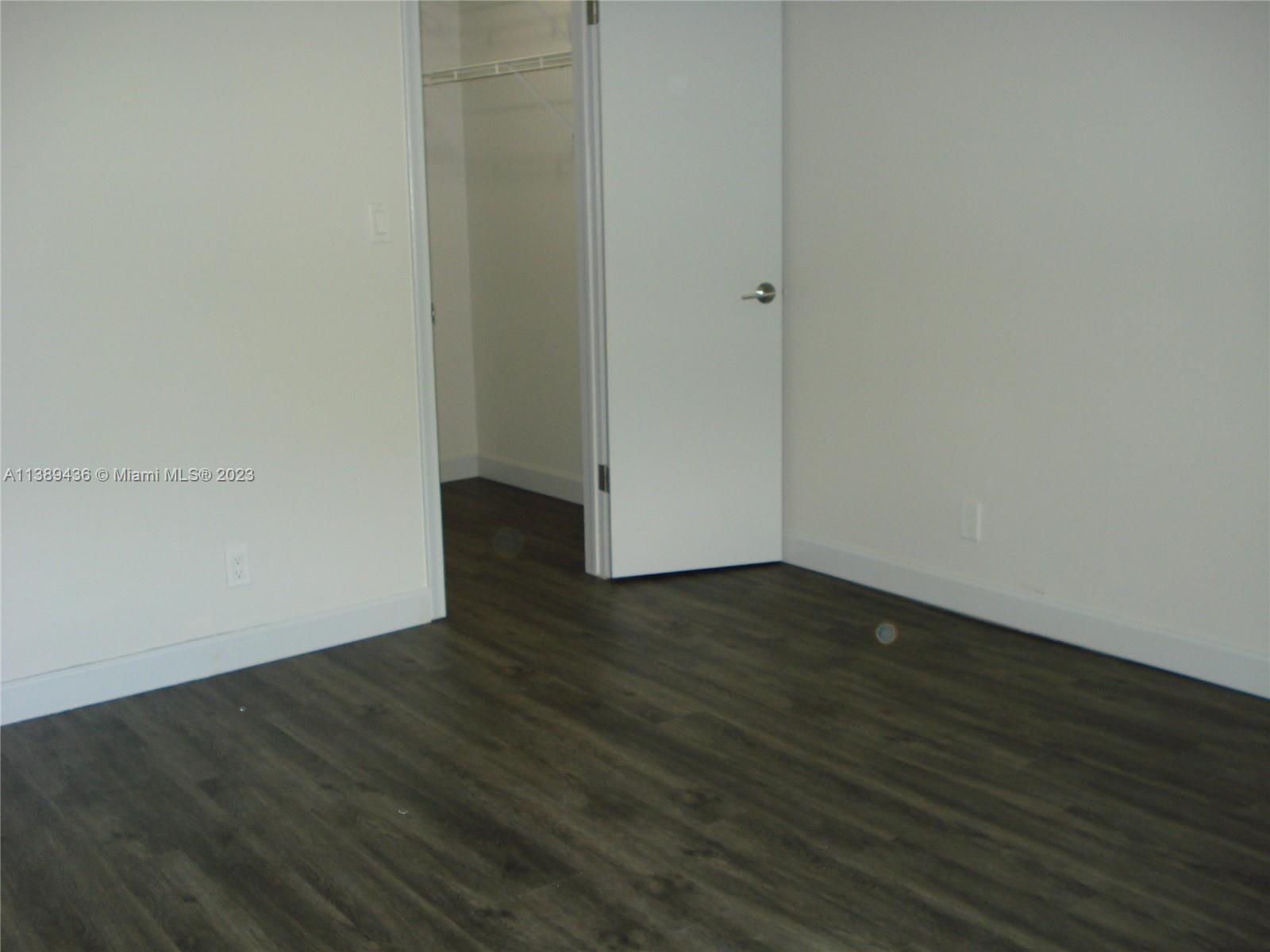 OAKLAND SHORES CONDOMINIU - Residential Lease