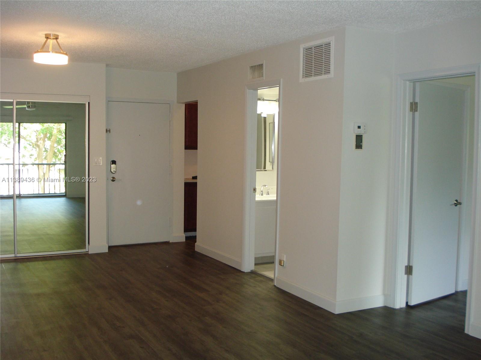 OAKLAND SHORES CONDOMINIU - Residential Lease
