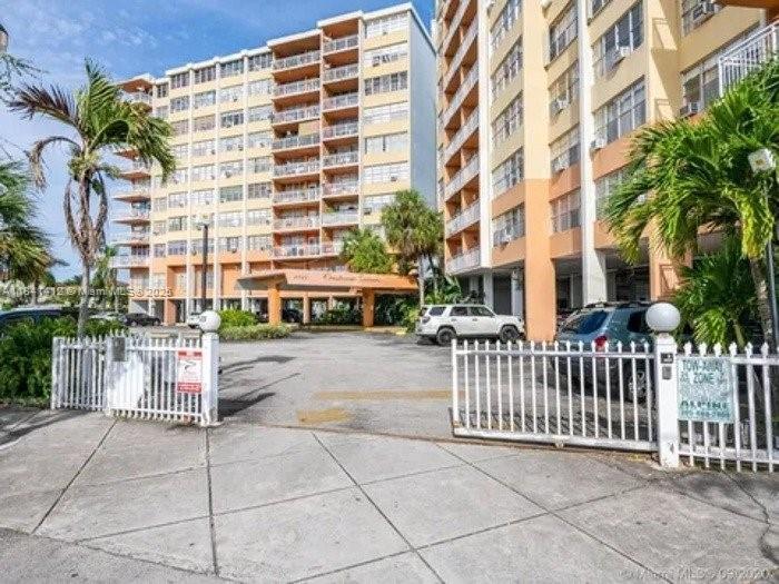 2025 NE 164th St 815