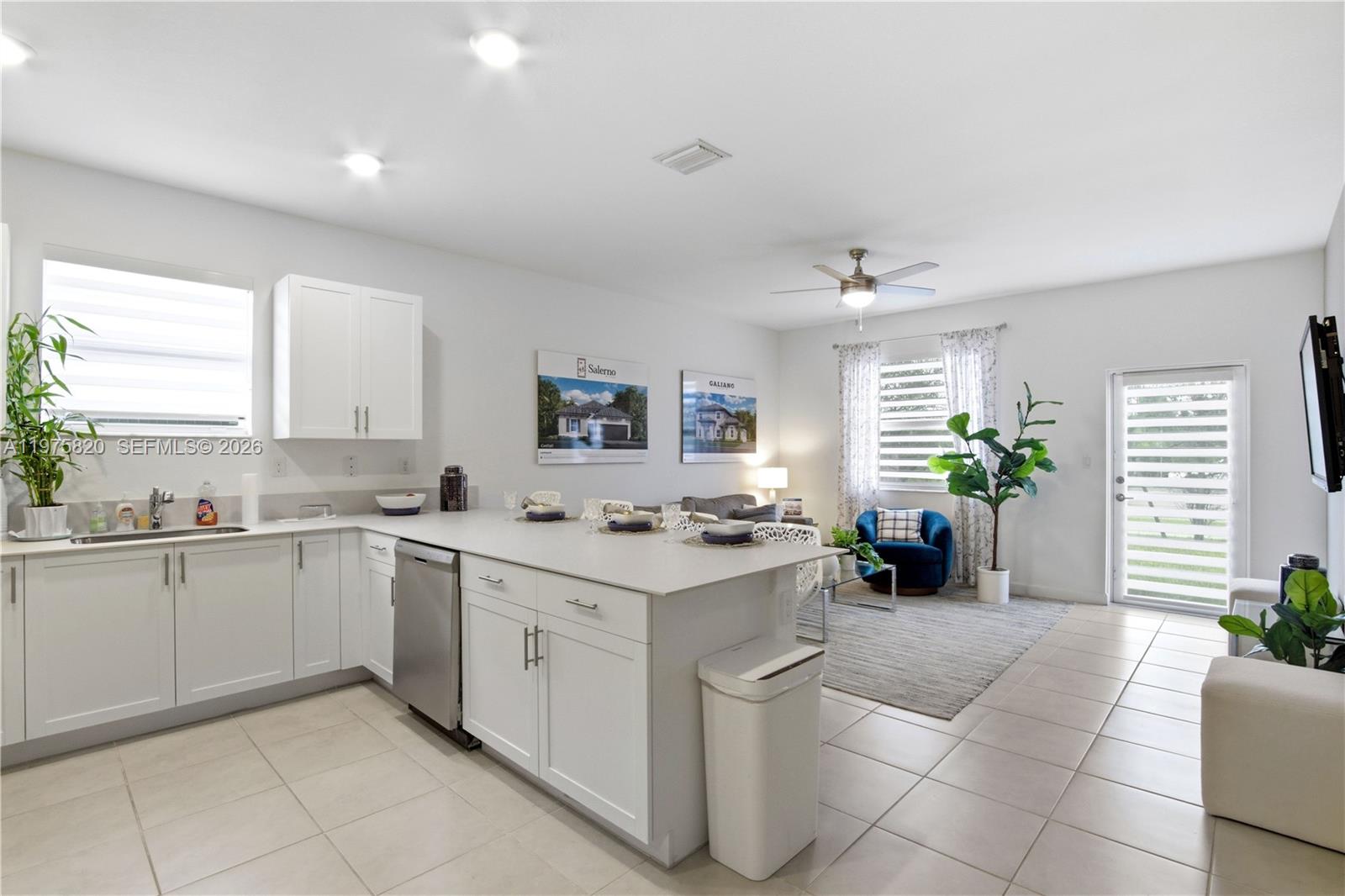 VALENCIA ACRES - Residential