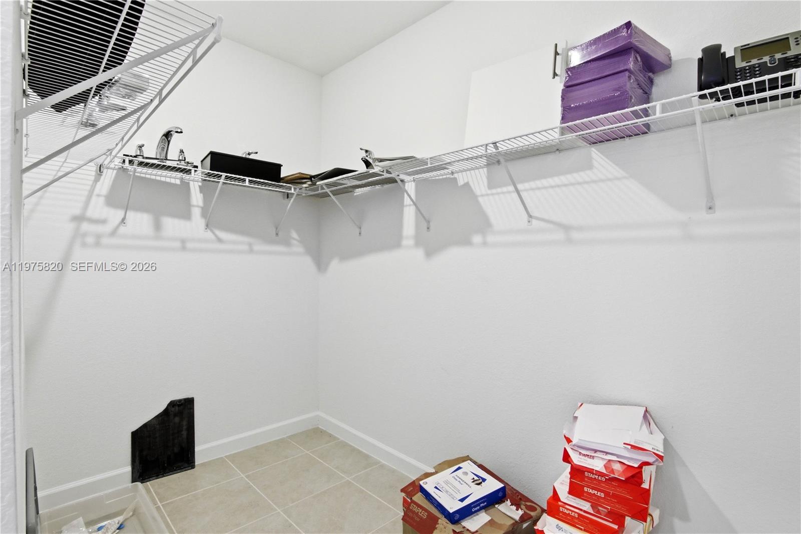 VALENCIA ACRES - Residential